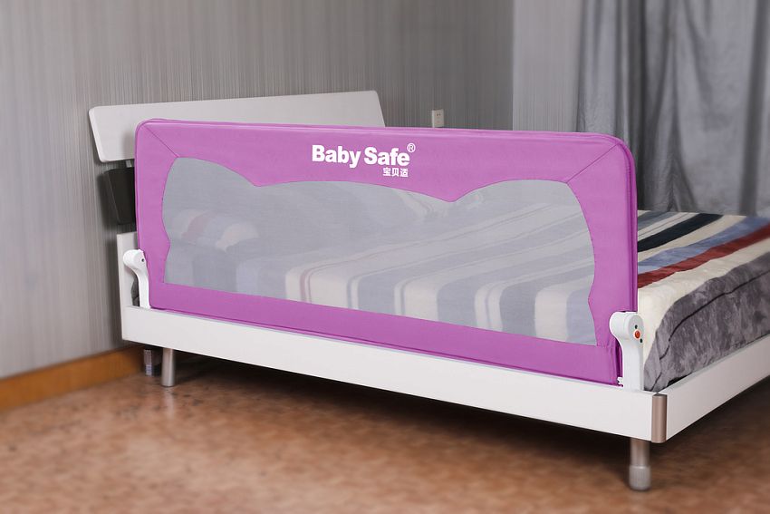 Барьер Baby Safe XY-002A1.CC.1 для детской кроватки, 120*67 см, пурпурный. фото N2